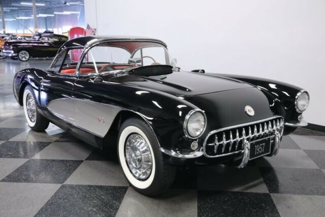 Chevrolet Corvette 1957 image number 17