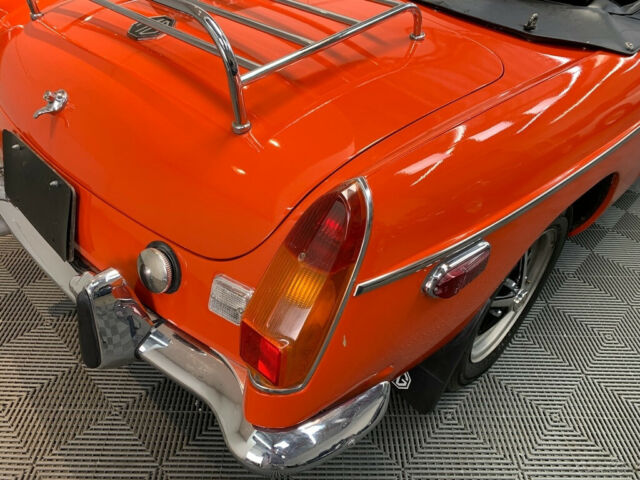 MG MGB 1971 image number 17