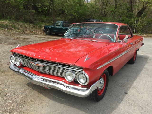 Chevrolet Impala 1961 image number 1