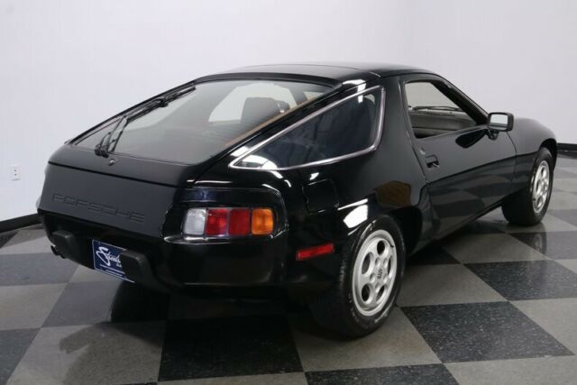 Porsche 928 1978 image number 13