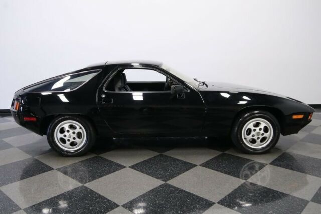 Porsche 928 1978 image number 15