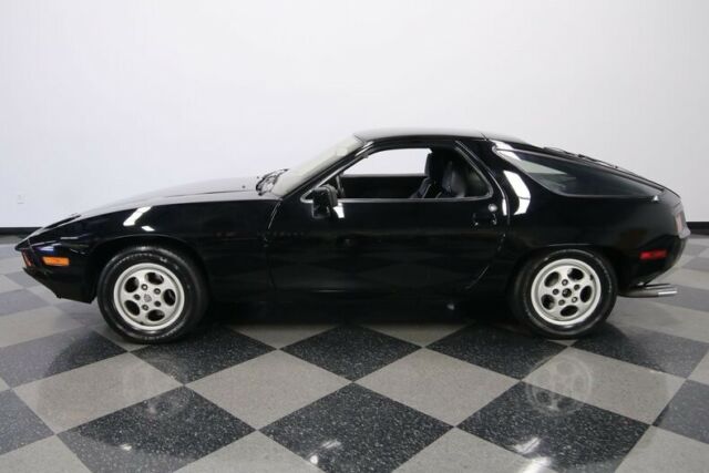 Porsche 928 1978 image number 31