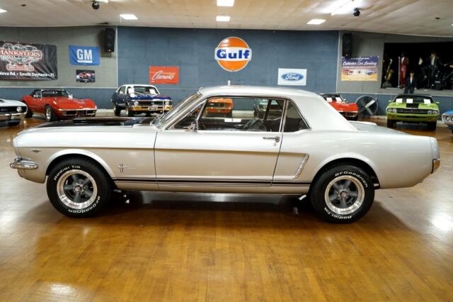 Ford Mustang 1965 image number 14