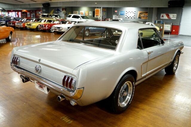 Ford Mustang 1965 image number 17