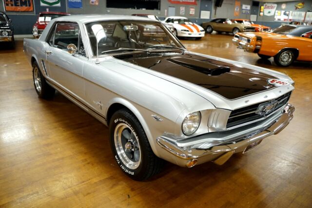 Ford Mustang 1965 image number 19