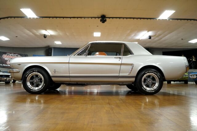 Ford Mustang 1965 image number 21