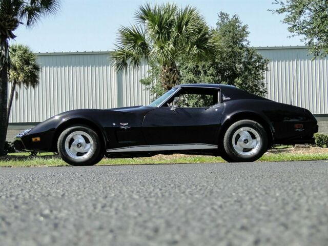 Chevrolet Corvette 1977 image number 28