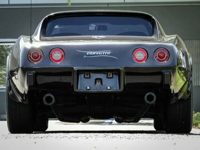 Chevrolet Corvette 1977 image number 32