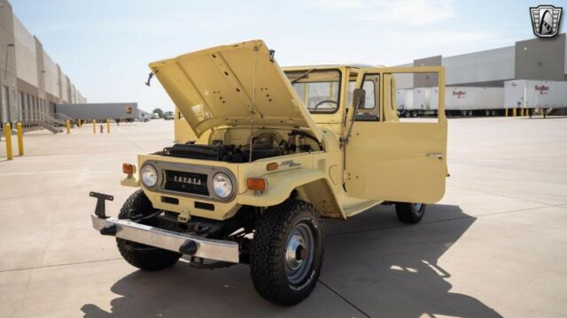 Toyota FJ Cruiser 1973 image number 19