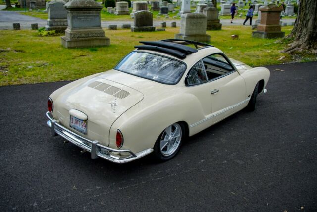 Volkswagen Karmann Ghia 1968 image number 0