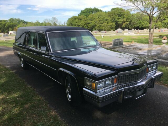 Cadillac Fleetwood 1978 image number 20