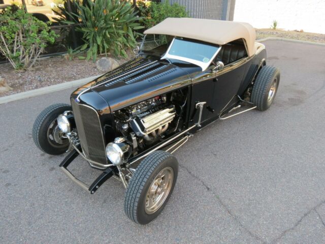 Ford Roadster 1932 image number 2