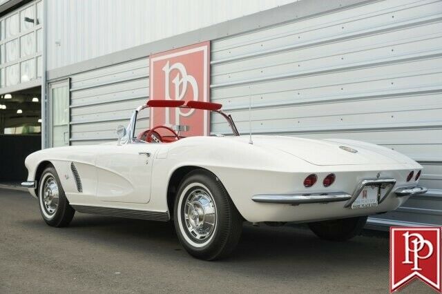 Chevrolet Corvette 1962 image number 16