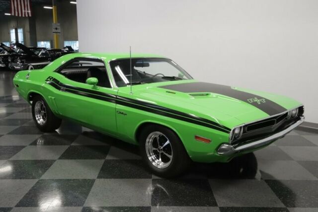 Dodge Challenger 1971 image number 18