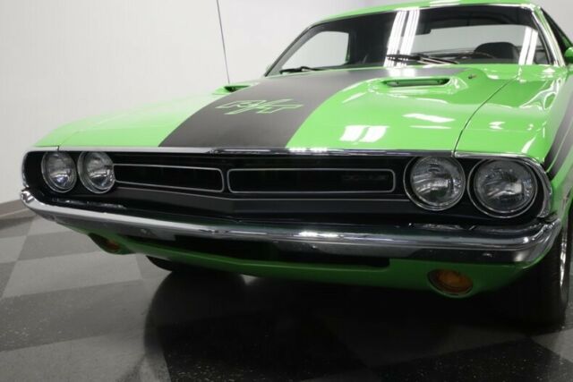 Dodge Challenger 1971 image number 23