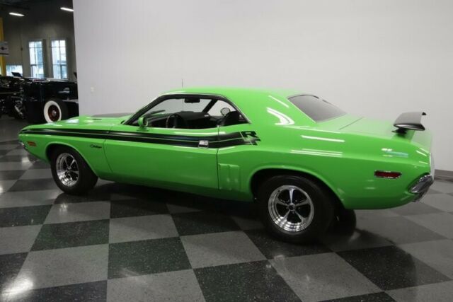 Dodge Challenger 1971 image number 32