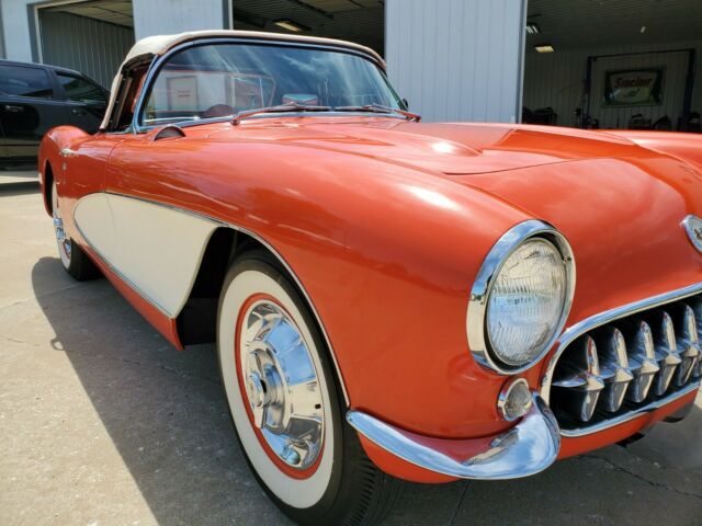 Chevrolet Corvette 1956 image number 29