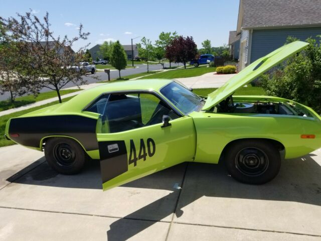 Plymouth Barracuda 1973 image number 1