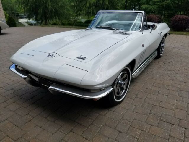 Chevrolet Corvette 1966 image number 0