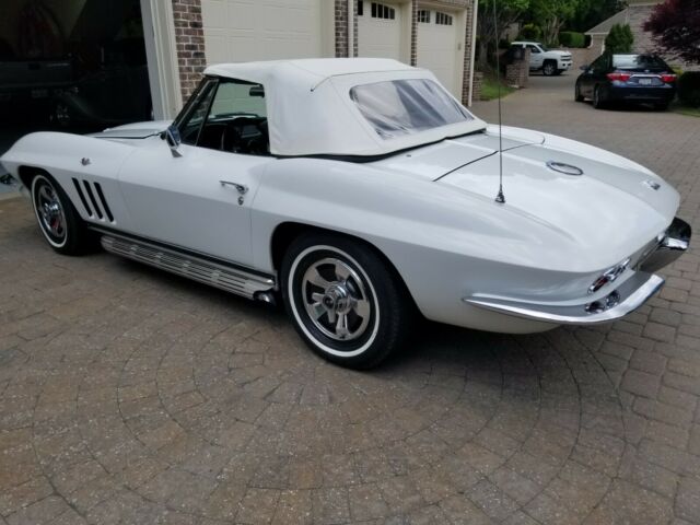 Chevrolet Corvette 1966 image number 15