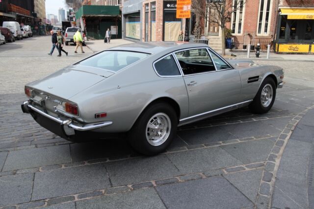 Aston Martin V8 Coupe 1976 image number 17