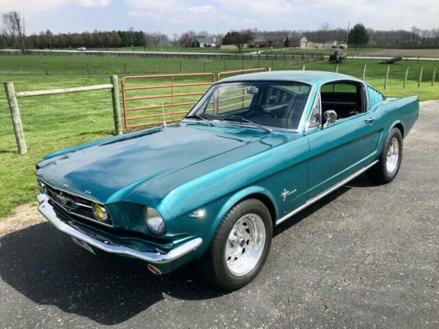 Ford Mustang 1965 image number 1