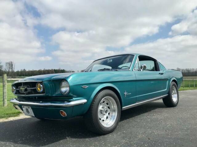 Ford Mustang 1965 image number 14