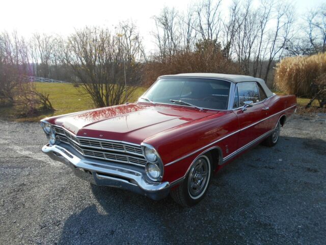 Ford Galaxie 1967 image number 1