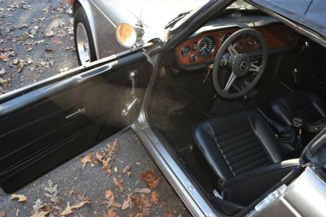 Triumph TR-6 1976 image number 6