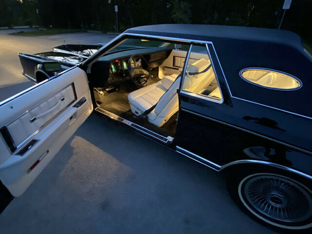 Lincoln Continental 1977 image number 17