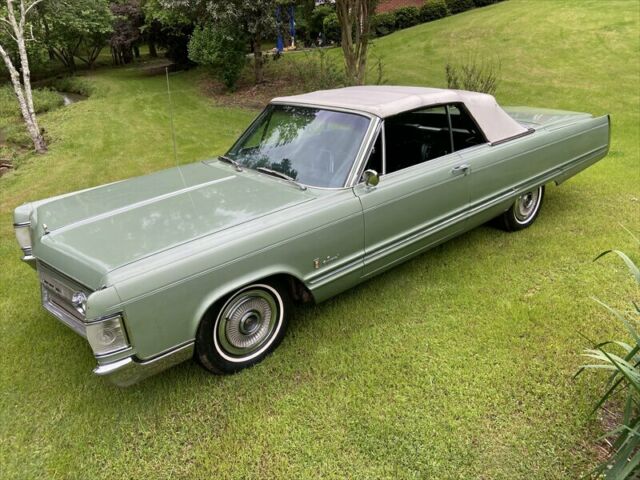 Chrysler Imperial 1967 image number 1