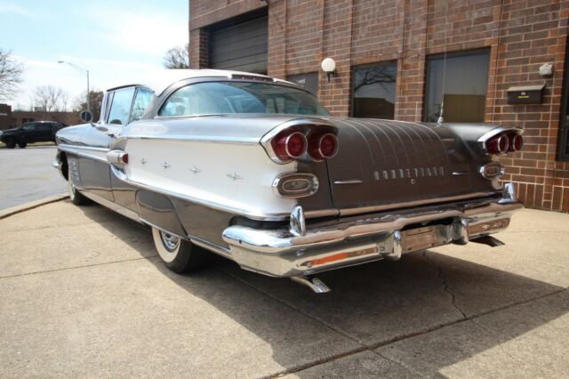 Pontiac Bonneville 1958 image number 3