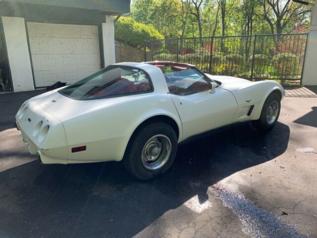 Chevrolet Corvette 1979 image number 30