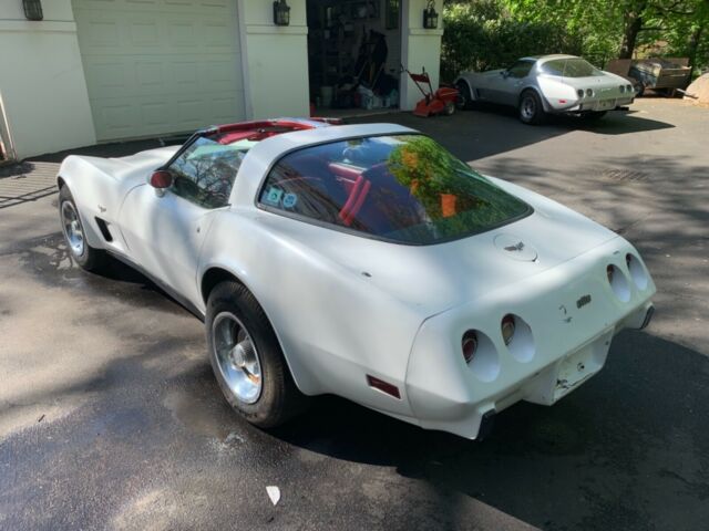 Chevrolet Corvette 1979 image number 31