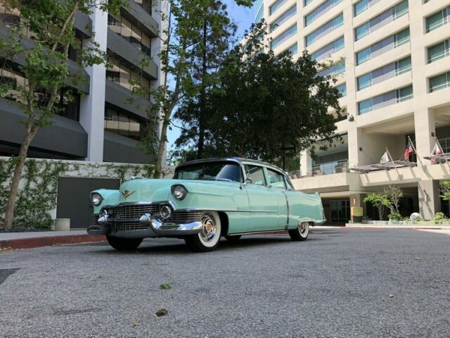 Cadillac Fleetwood 1954 image number 1