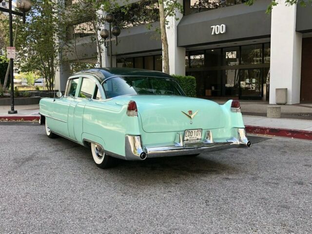 Cadillac Fleetwood 1954 image number 32