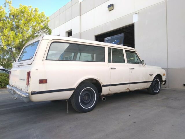 Chevrolet Suburban 1970 image number 29