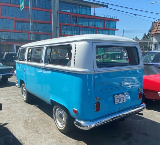 Volkswagen Bus/Vanagon 1971 image number 1