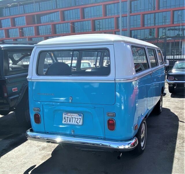 Volkswagen Bus/Vanagon 1971 image number 21