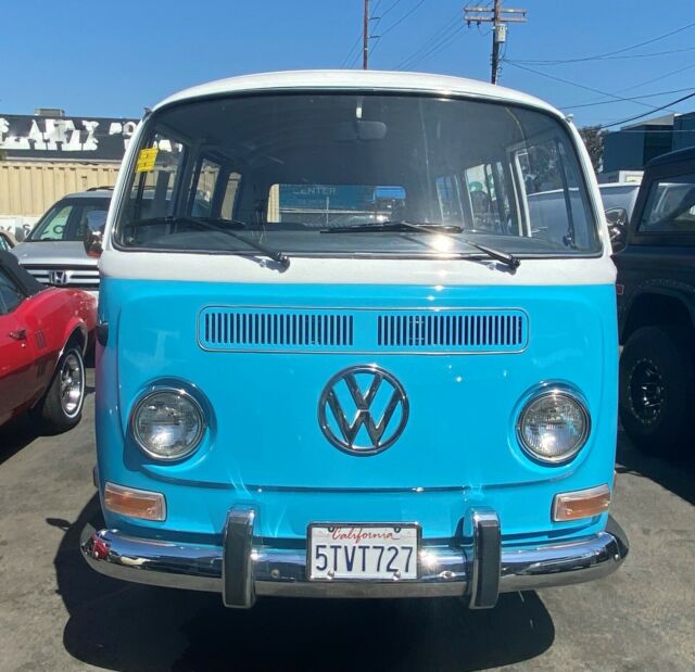 Volkswagen Bus/Vanagon 1971 image number 22