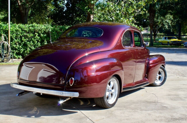 Ford Deluxe 1941 image number 28