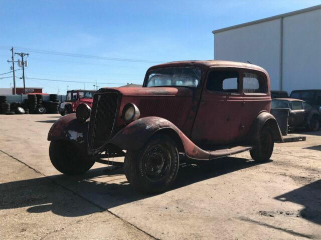 Ford 5 window 1934 image number 0