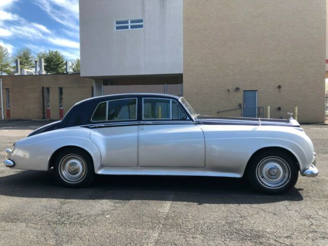 Rolls-Royce Silver Shadow 1960 image number 21