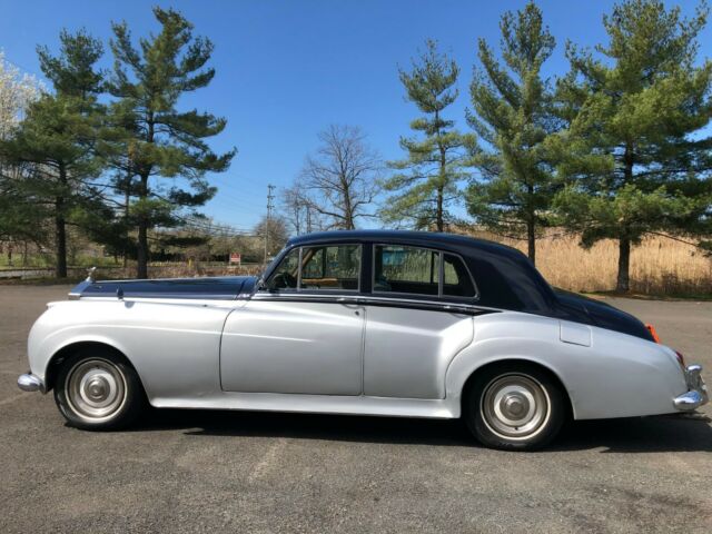 Rolls-Royce Silver Shadow 1960 image number 22