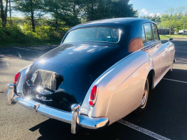 Rolls-Royce Silver Shadow 1960 image number 23