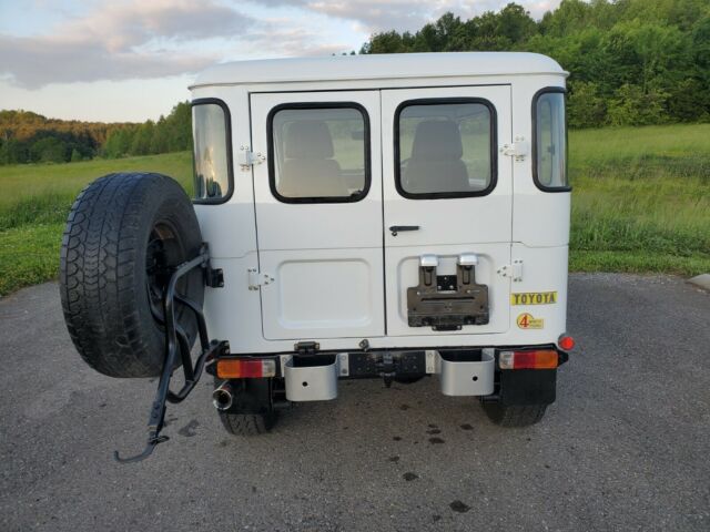 Toyota Land Cruiser 1979 image number 32