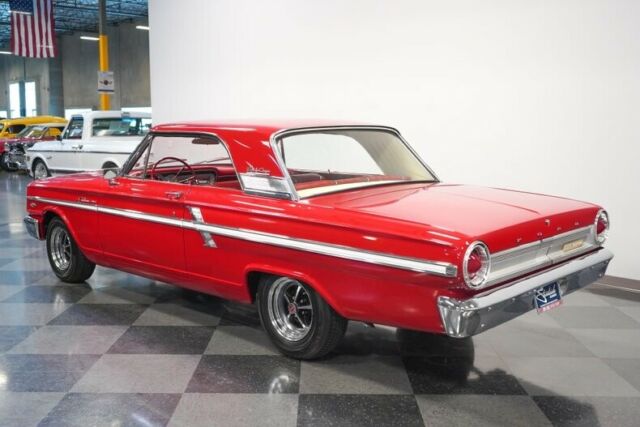 Ford Fairlane 1964 image number 9