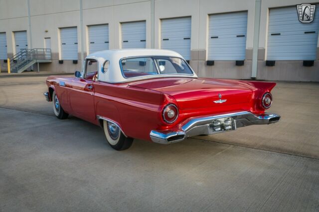 Ford Thunderbird 1957 image number 28