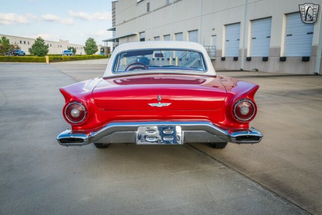 Ford Thunderbird 1957 image number 29