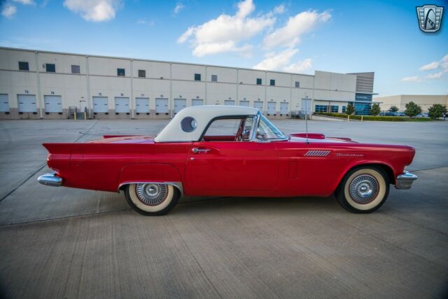 Ford Thunderbird 1957 image number 31